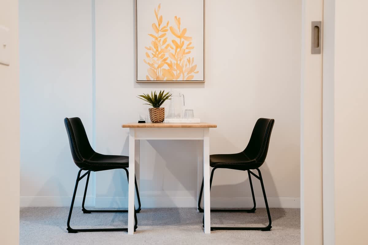 Furnished 1 Bedroom Apartment in Docklands