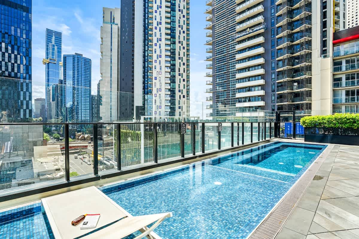 Furnished 2 Bedroom Apartment in Southbank