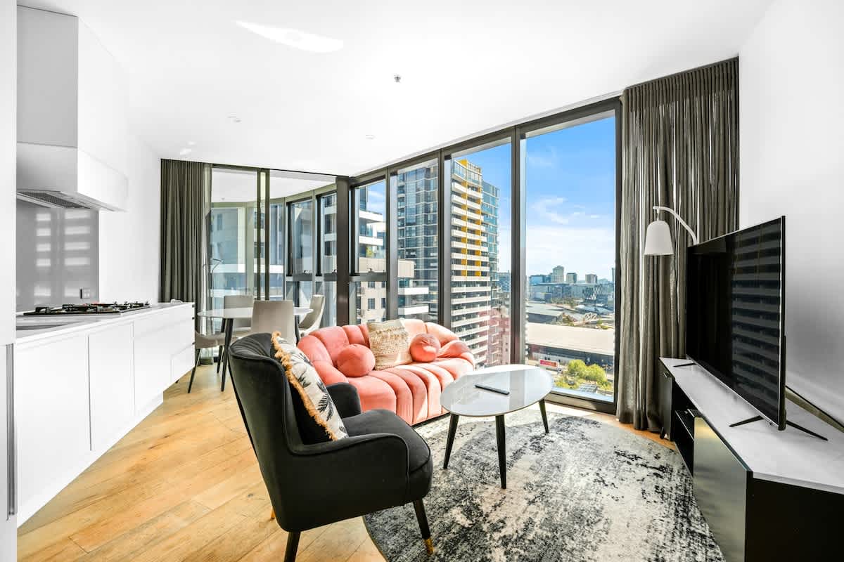 Furnished 2 Bedroom Apartment in Southbank