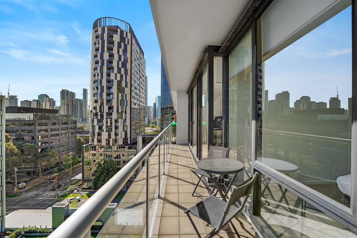 Furnished 1 Bedroom Apartment in South Melbourne