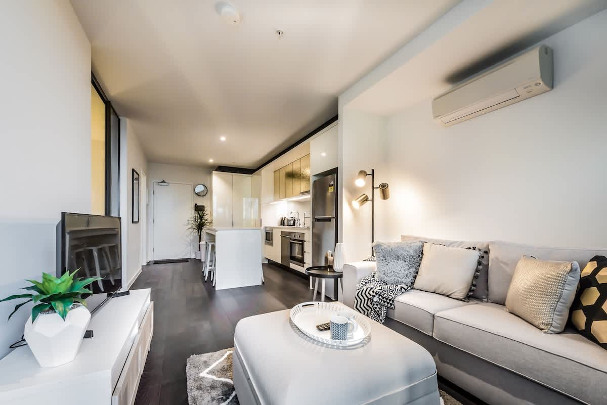Furnished 2 Bedroom Rental in Melbourne