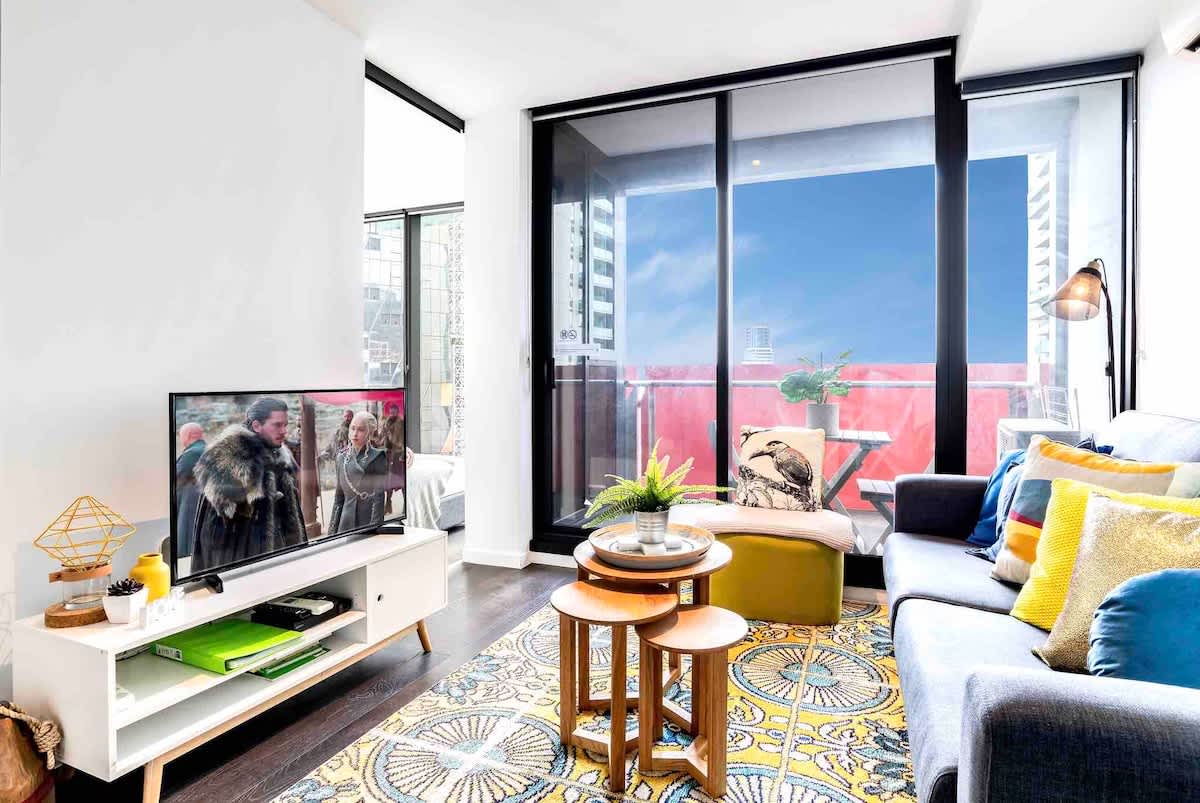Furnished 2 Bedroom Apartment in Melbourne