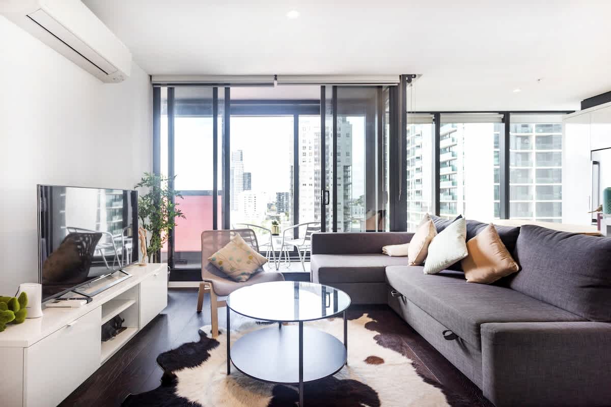 Furnished 3 Bedroom Apartment in Melbourne