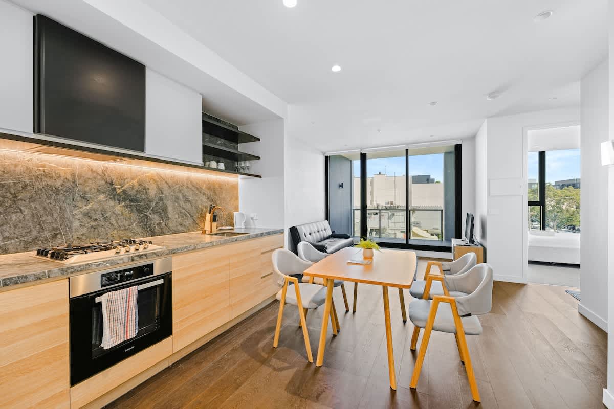 Furnished 2 Bedroom Apartment in West Melbourne