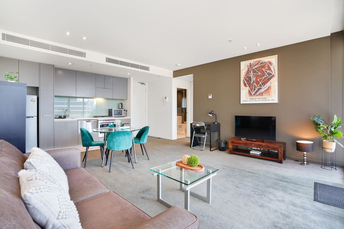 Furnished 1 Bedroom Apartment in Melbourne
