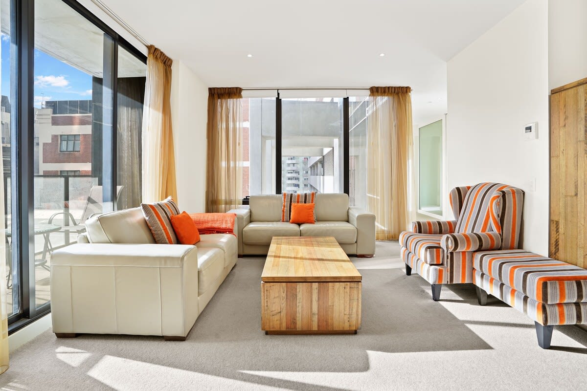 Furnished 3 Bedroom Apartment in Melbourne