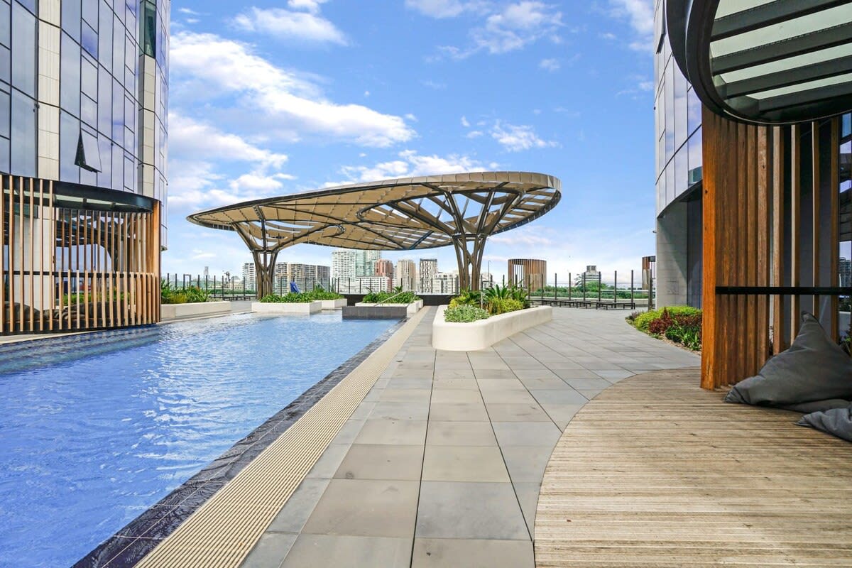 Furnished 1 Bedroom Apartment in Southbank