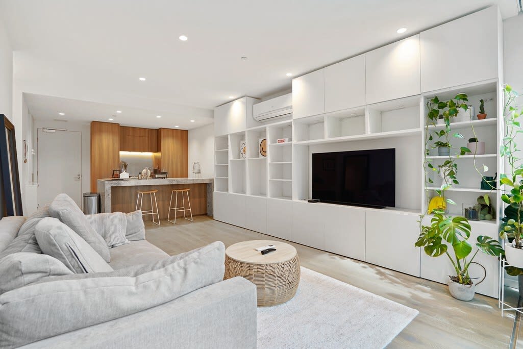 Furnished 1 Bedroom Apartment in Melbourne
