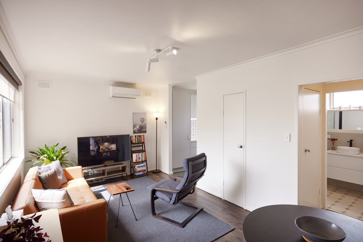 Furnished 2 Bedroom Apartment in Collingwood