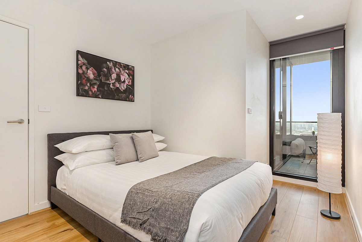 Furnished 1 Bedroom Apartment in West Melbourne