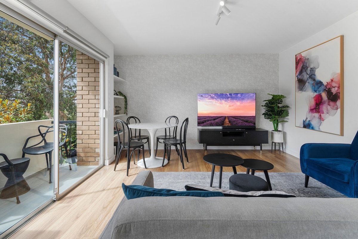 Furnished 2 Bedroom Apartment in South Yarra