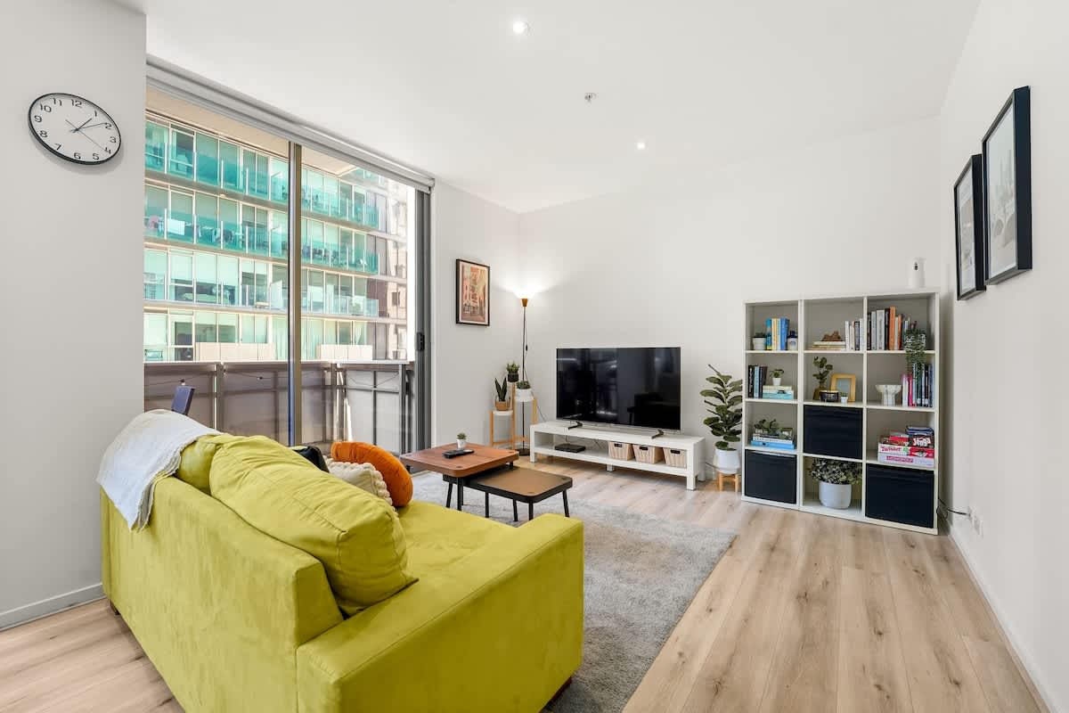 Furnished 2 Bedroom Apartment in Melbourne