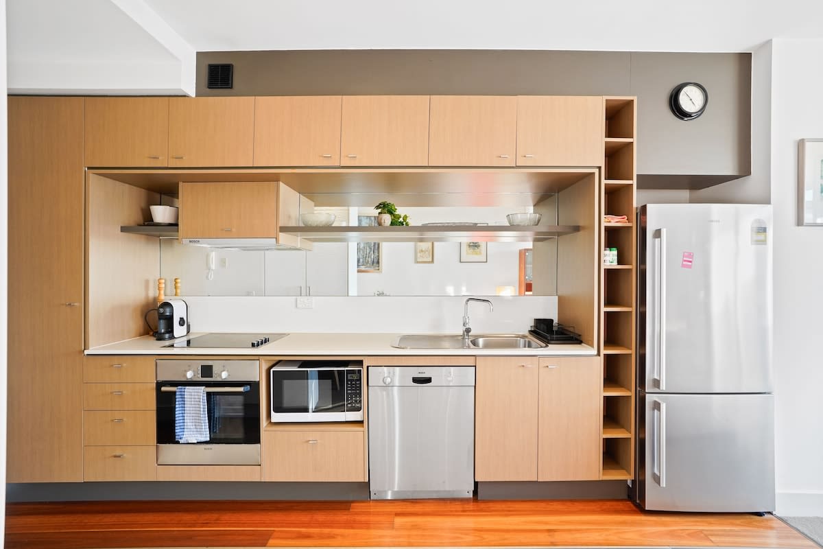 Furnished 1 Bedroom Apartment in North Melbourne