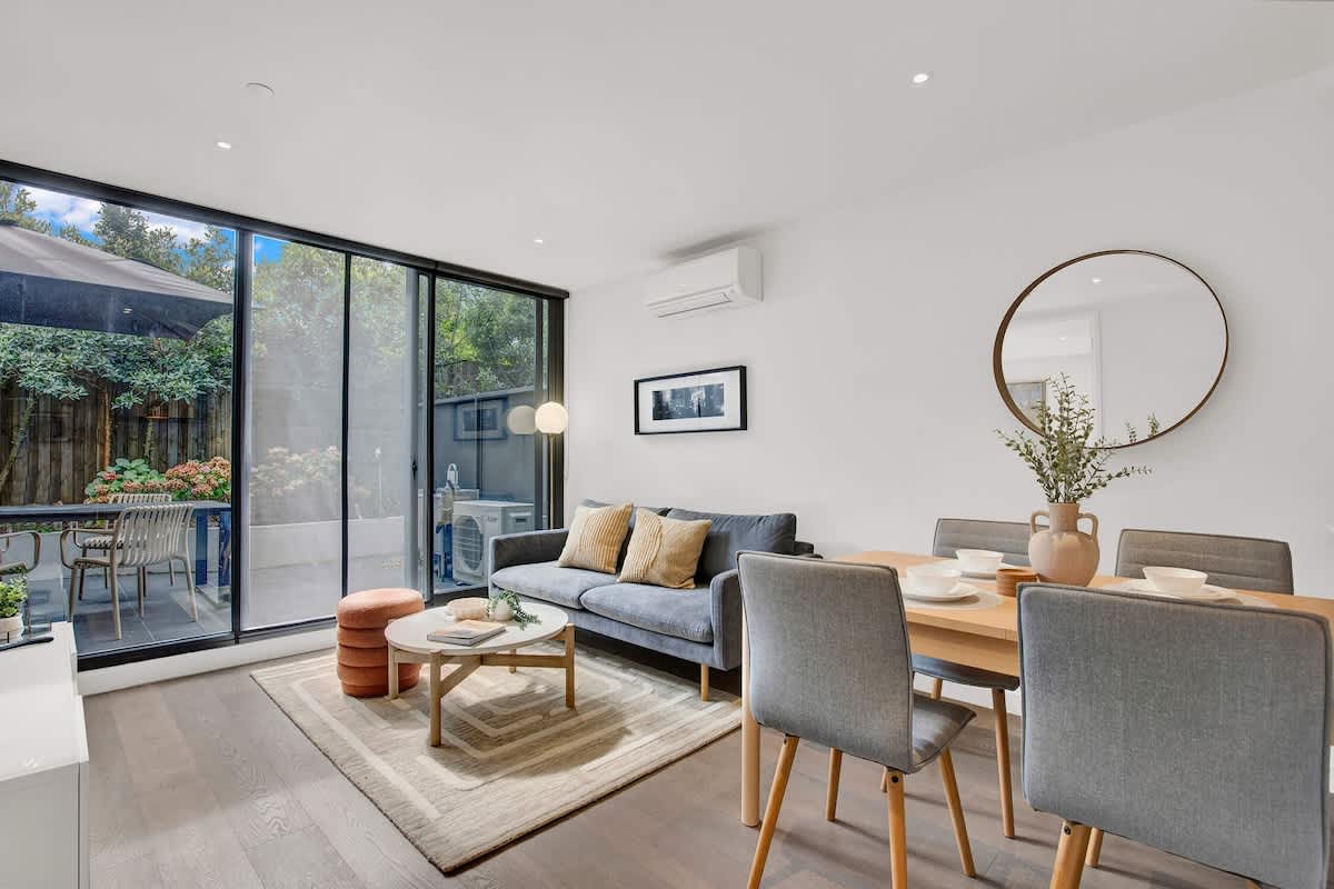 Furnished 2 Bedroom Apartment in Elwood