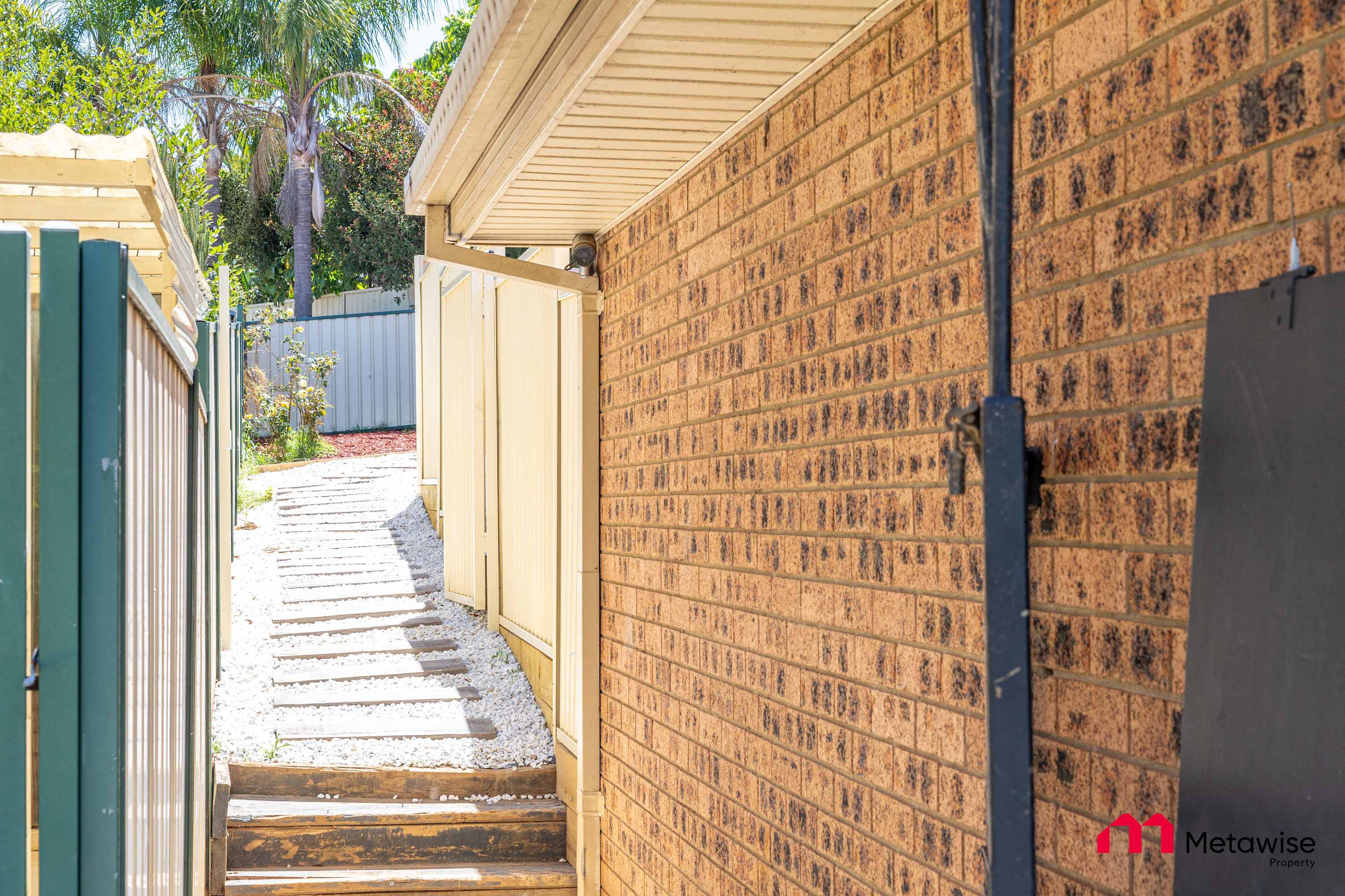 Furnished 2 Bedroom House in Woodbine