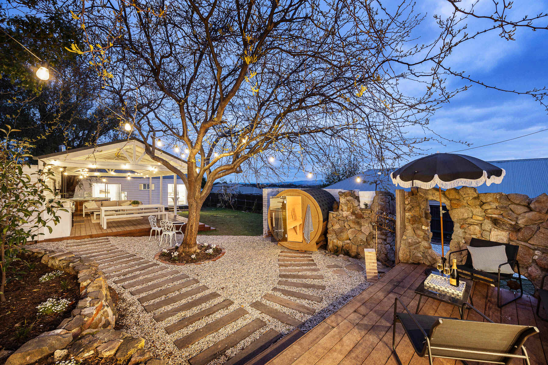 Furnished 6 Bedroom House in Yarra Glen