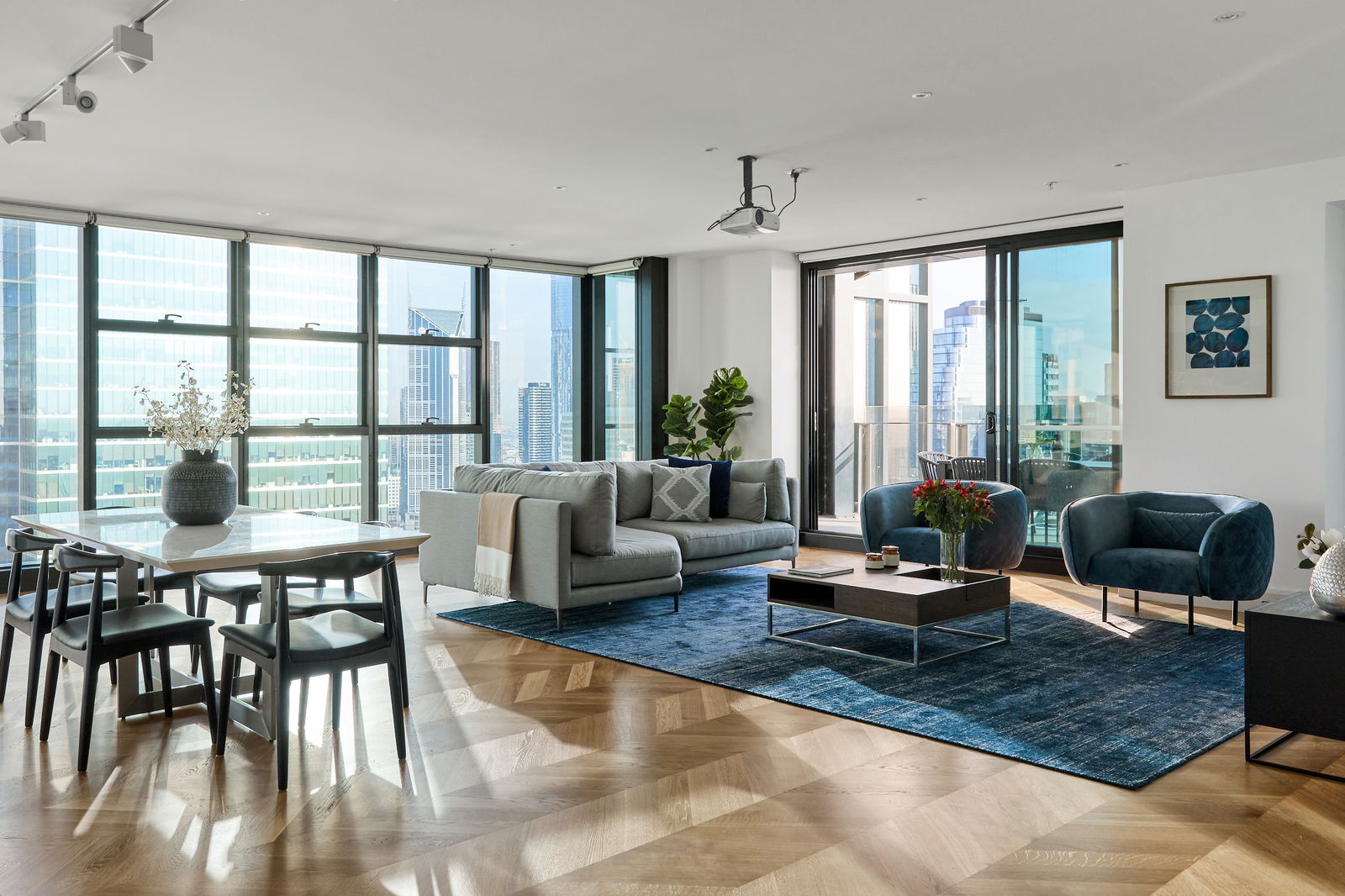 Furnished 3 Bedroom Apartment in Melbourne