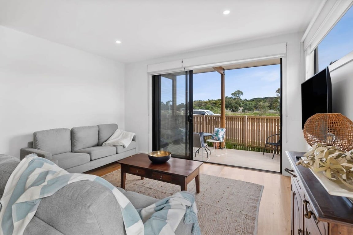 Furnished 2 Bedroom Rental in Torquay