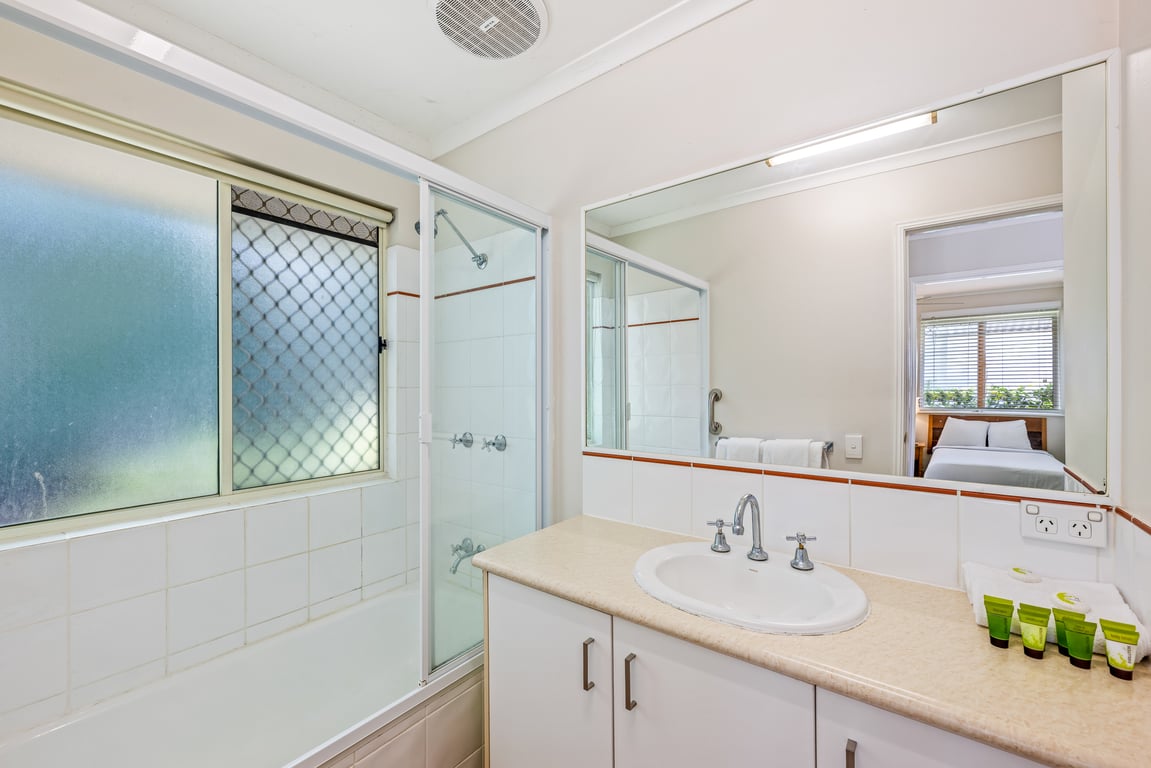 Furnished 1 Bedroom Apartment