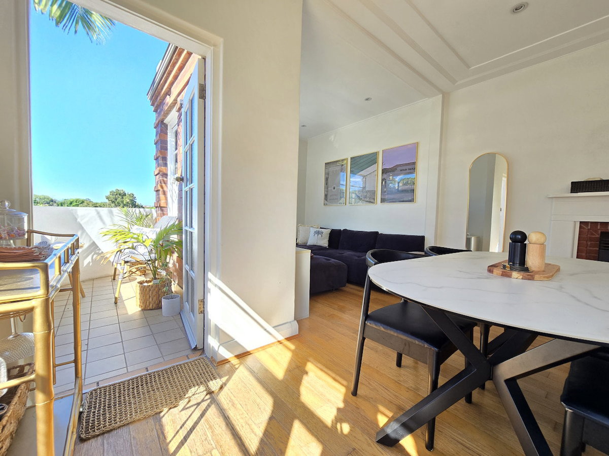 Furnished 2 Bedroom Rental in Bondi Beach