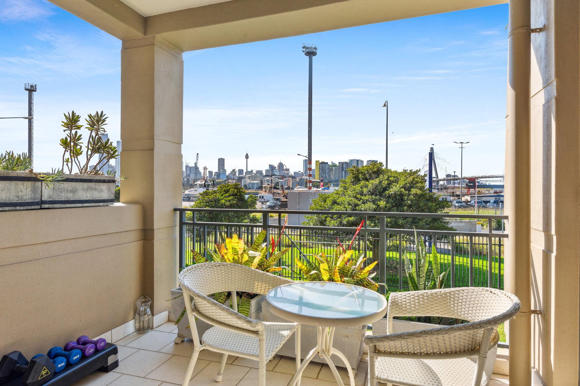 Furnished 2 Bedroom Apartment in Balmain