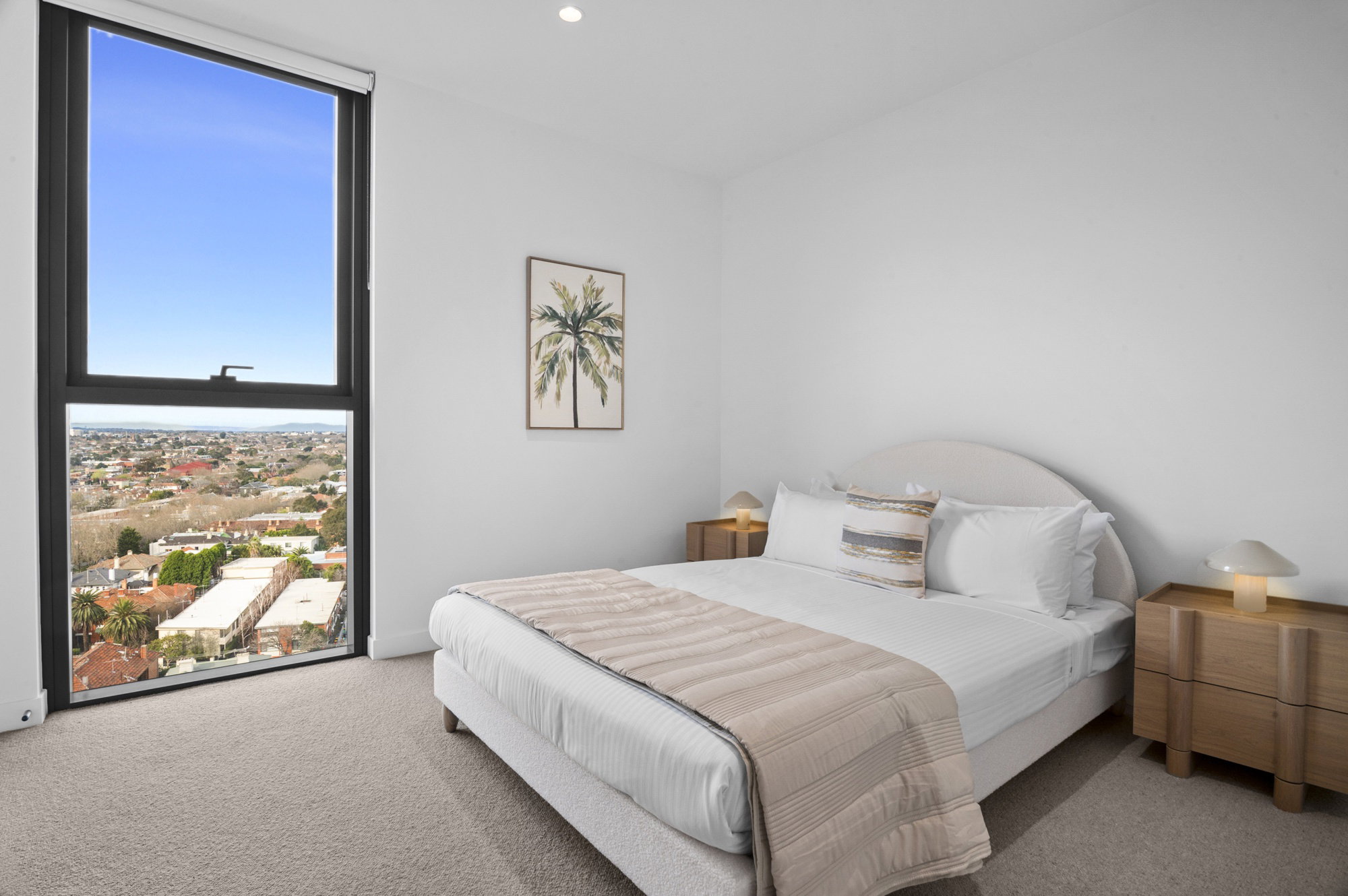 Furnished 2 Bedroom Apartment in St Kilda