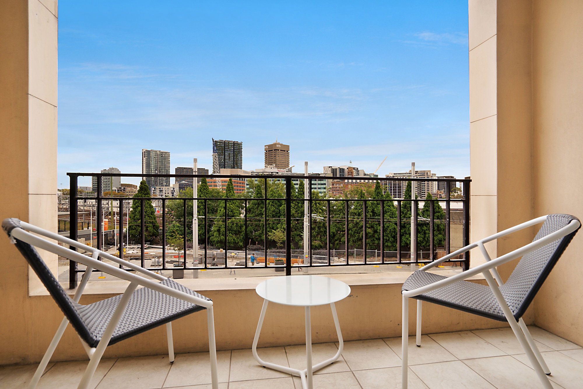 Furnished 1 Bedroom Apartment in Surry Hills