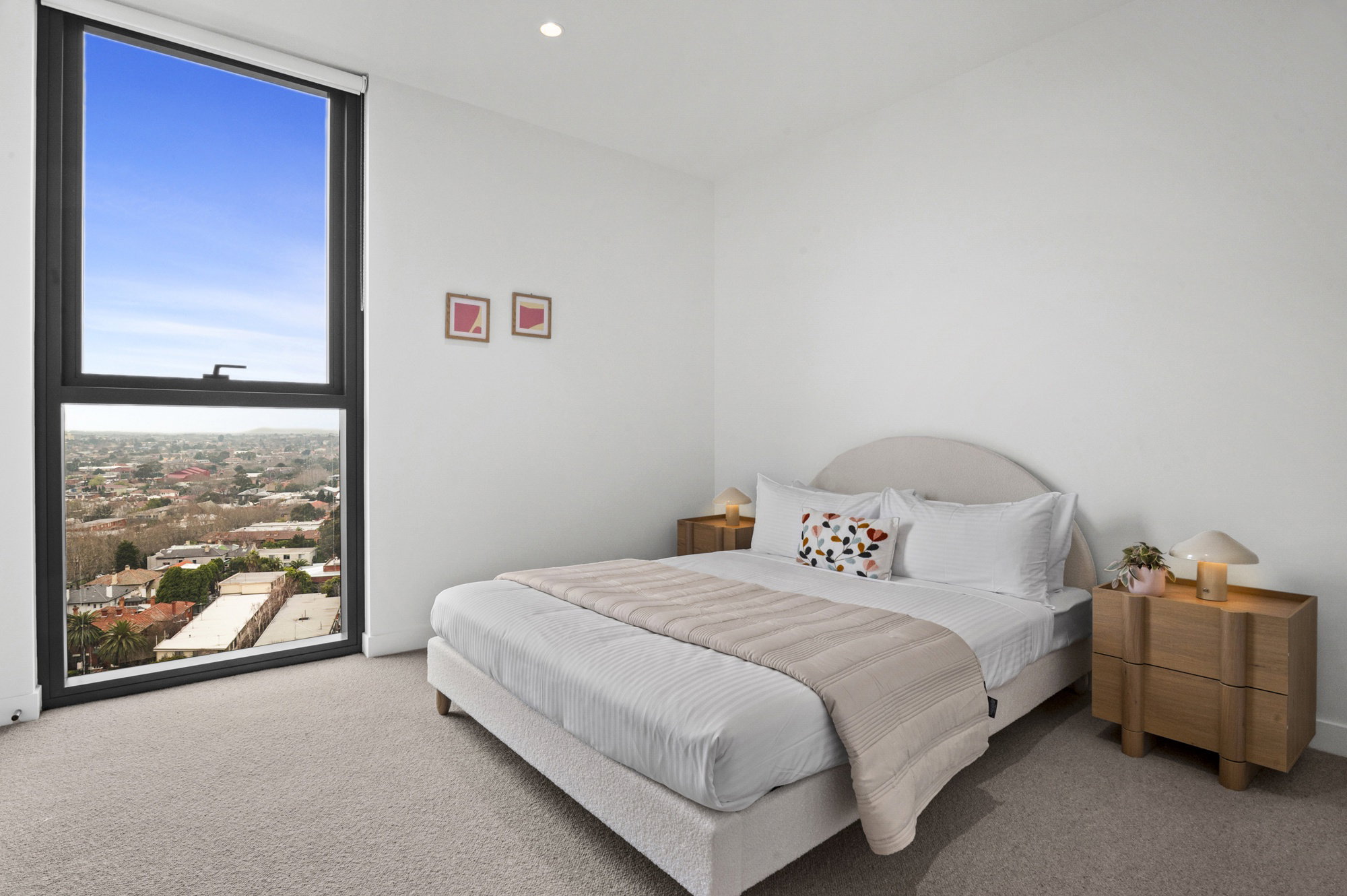 Furnished 2 Bedroom Apartment in St Kilda