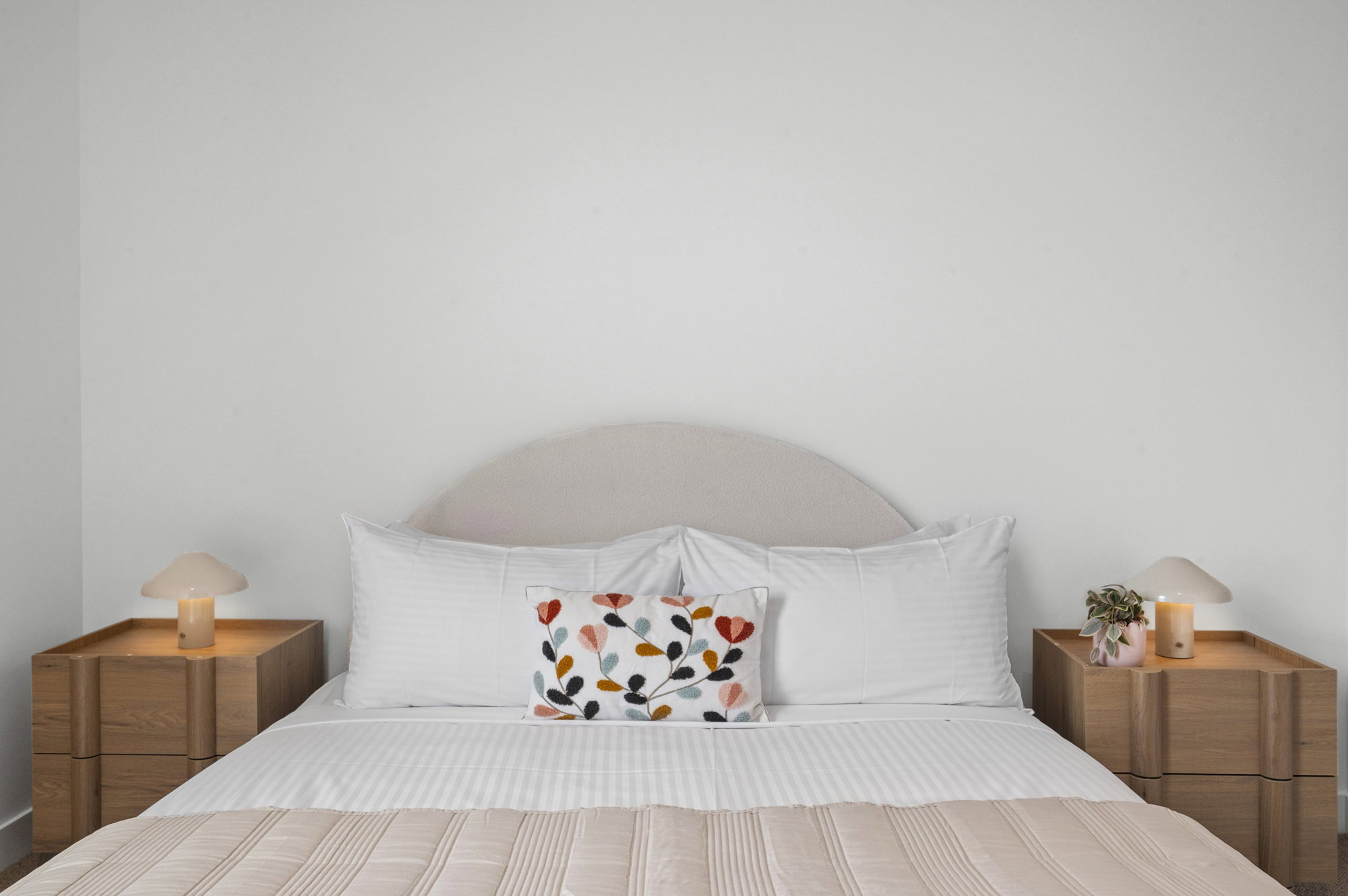 Furnished 2 Bedroom Apartment in St Kilda