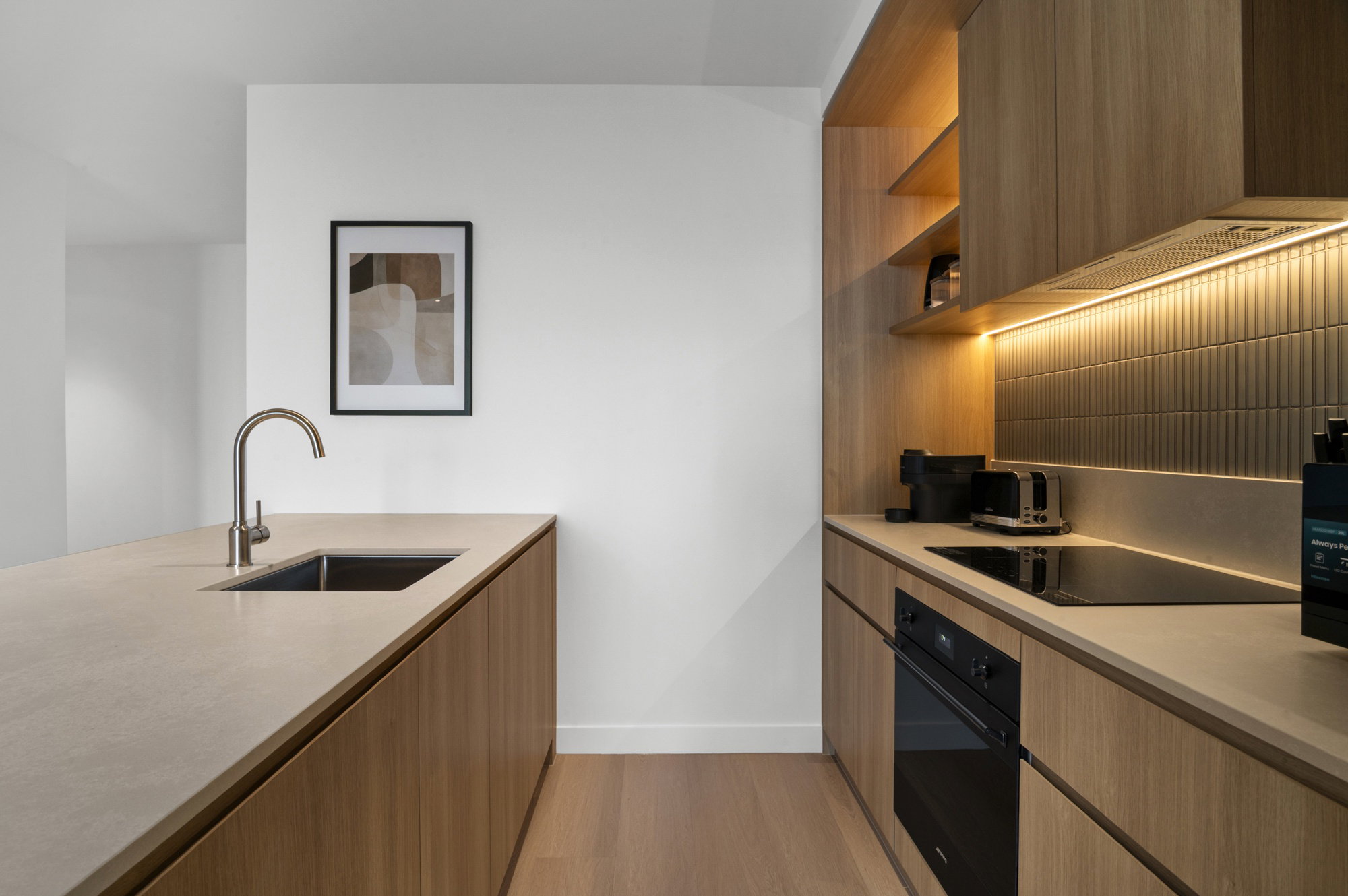 Furnished 3 Bedroom Apartment in St Kilda