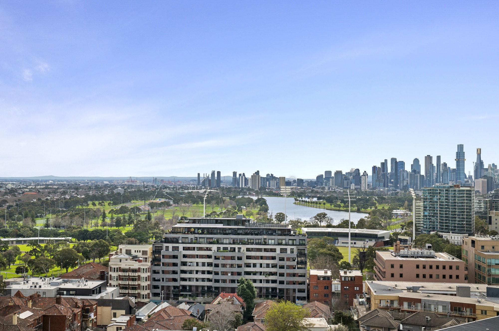 Furnished 2 Bedroom Apartment in St Kilda
