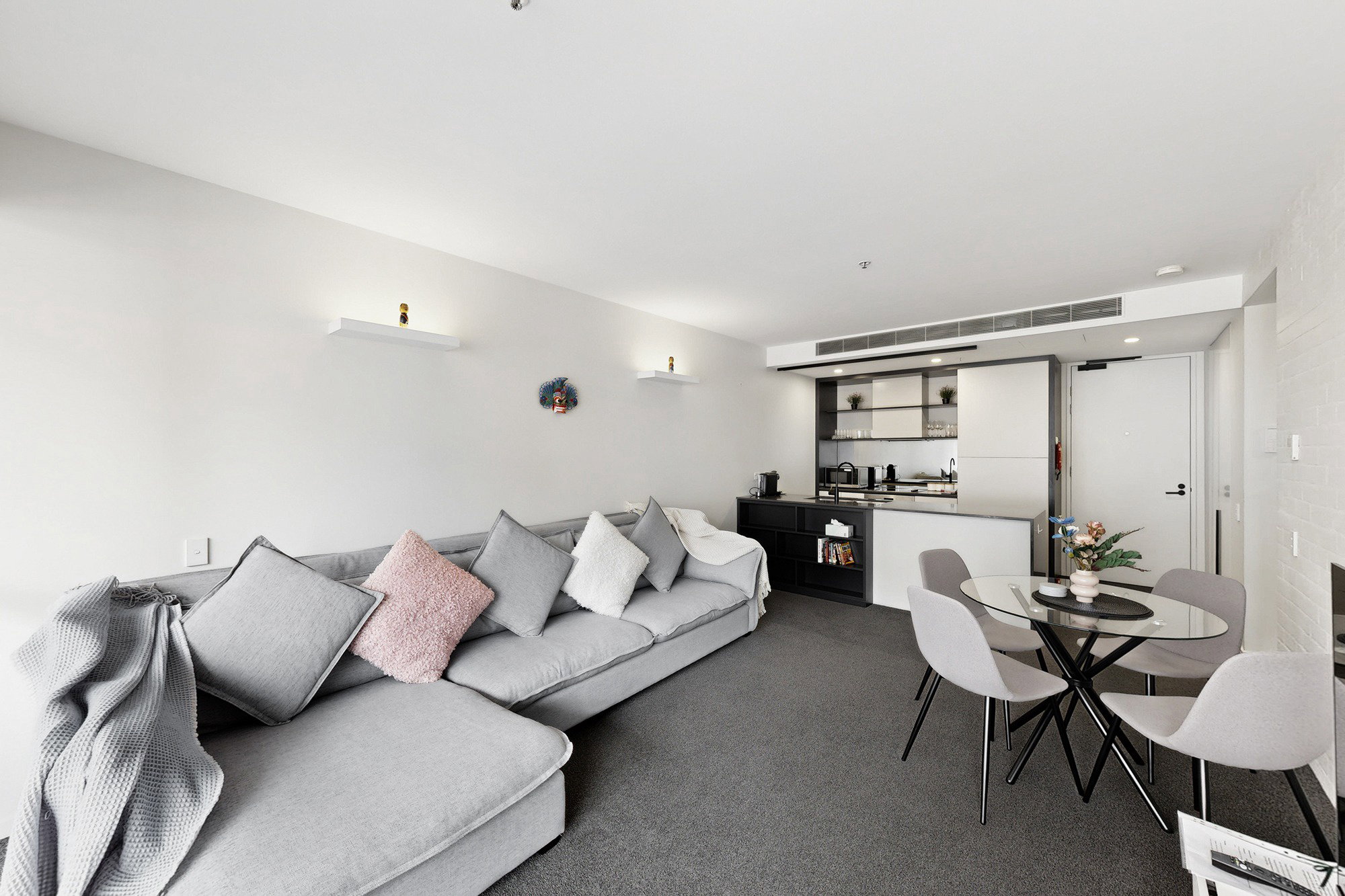 Furnished 2 Bedroom Apartment in Kingston