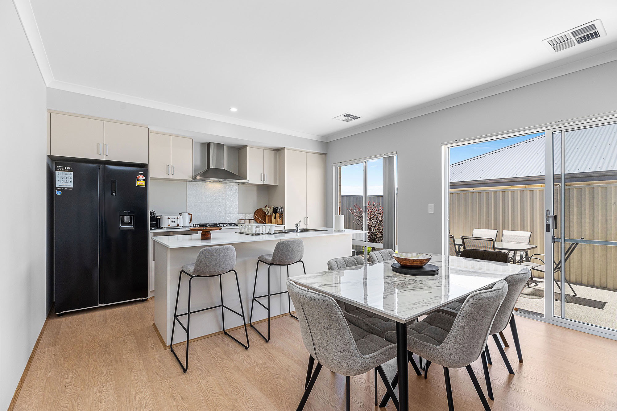Furnished 4 Bedroom House in Alkimos