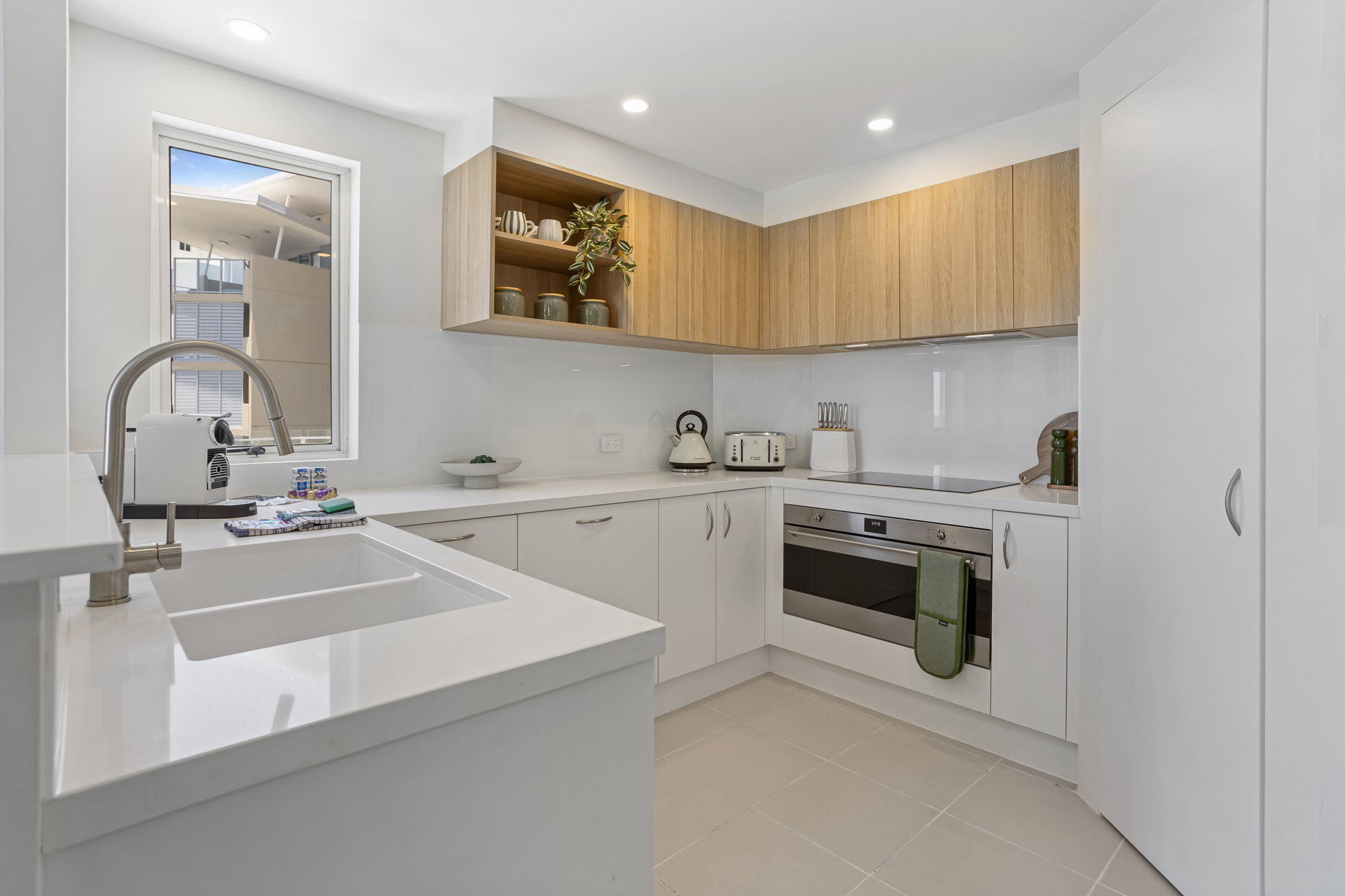 Furnished 3 Bedroom Apartment in Redcliffe