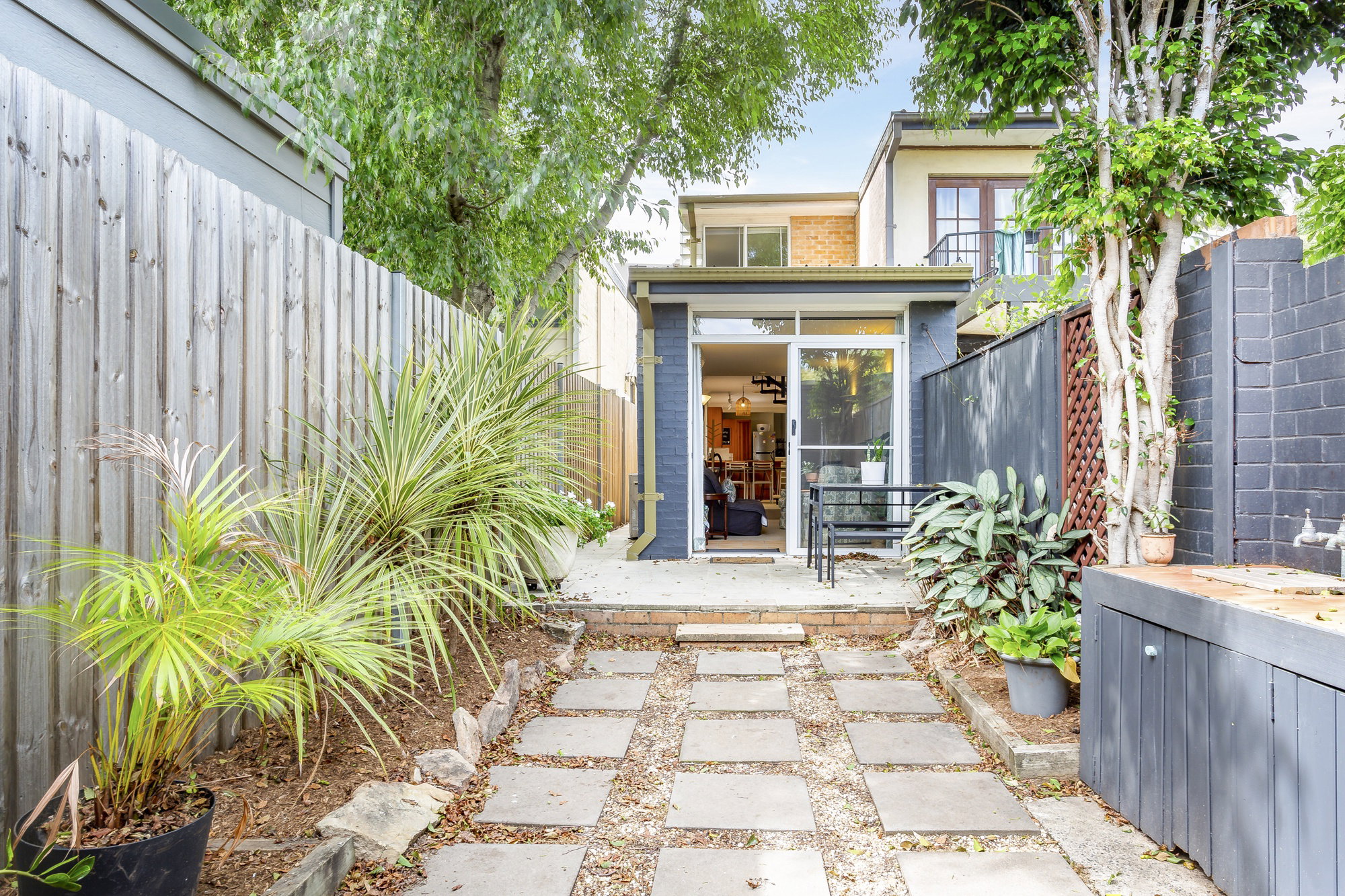 Furnished 2 Bedroom House in Annandale
