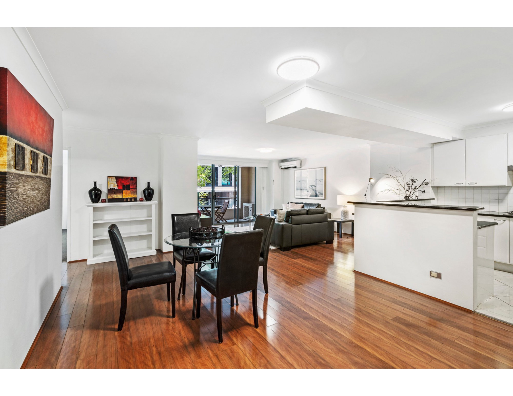 Furnished 2 Bedroom Apartment in Pyrmont