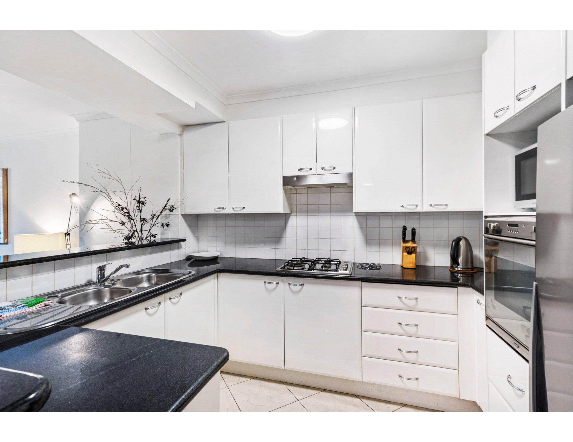 Furnished 2 Bedroom Apartment in Pyrmont
