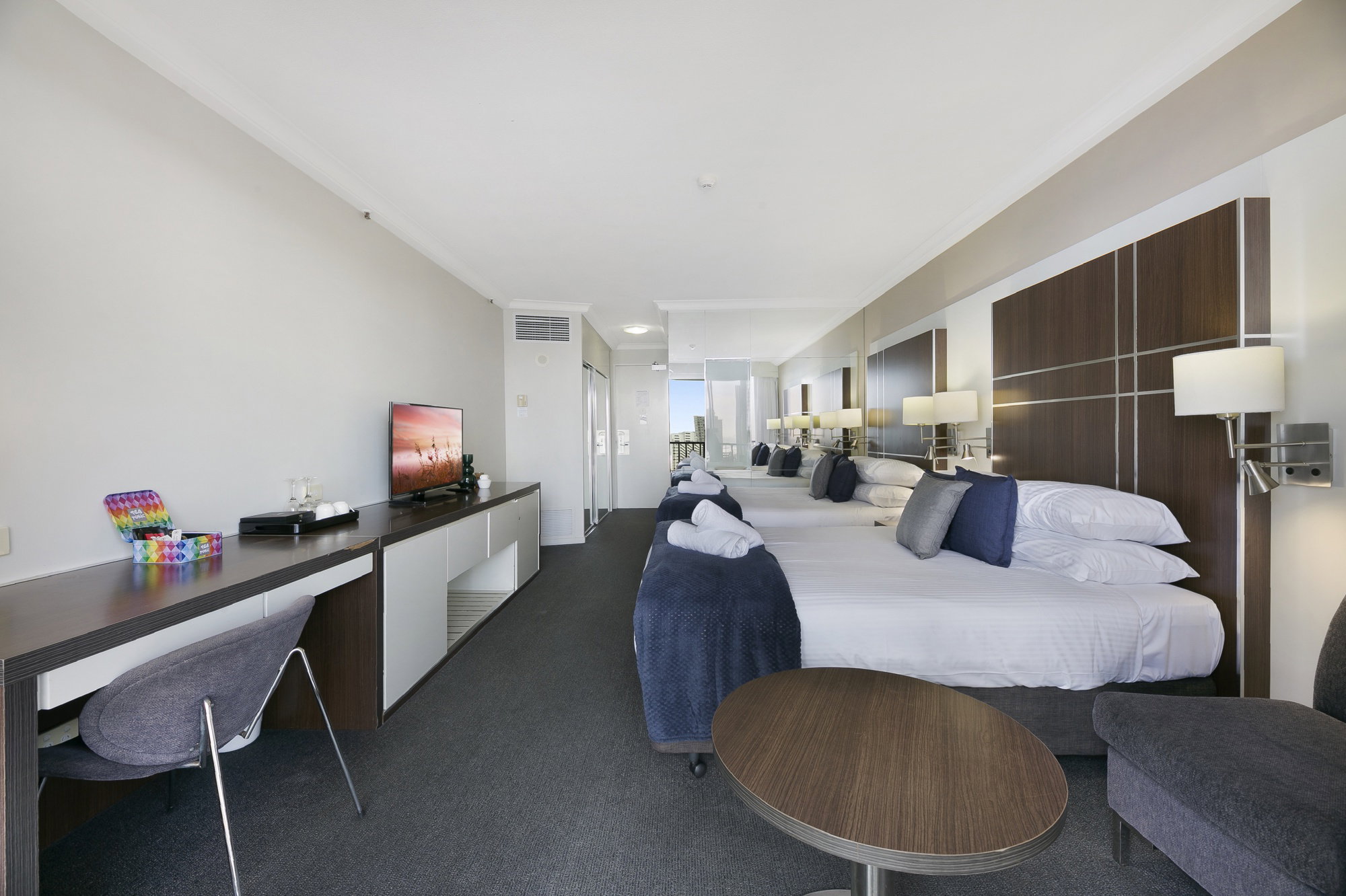 Furnished 1 Bedroom Rental in Surfers Paradise