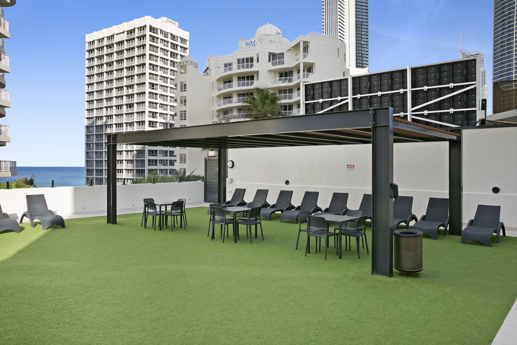 Furnished 1 Bedroom Rental in Surfers Paradise