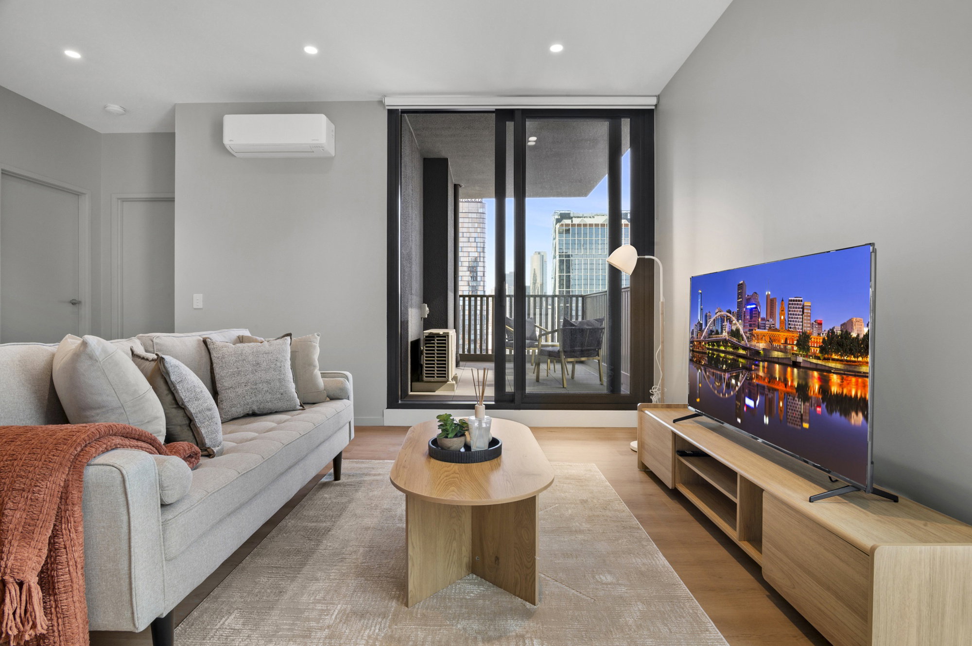 Furnished 2 Bedroom Apartment in South Melbourne
