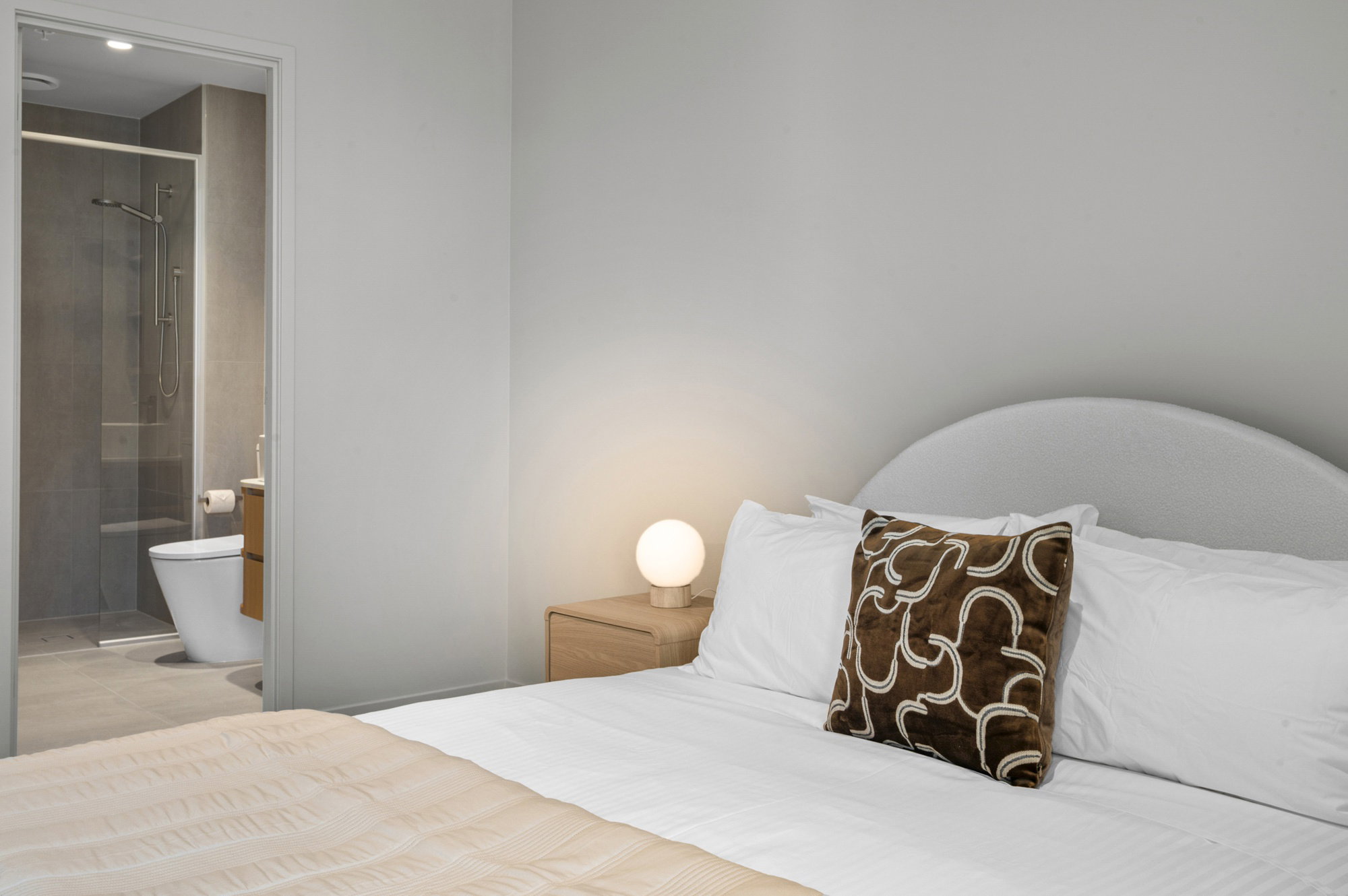Furnished 2 Bedroom Apartment in South Melbourne