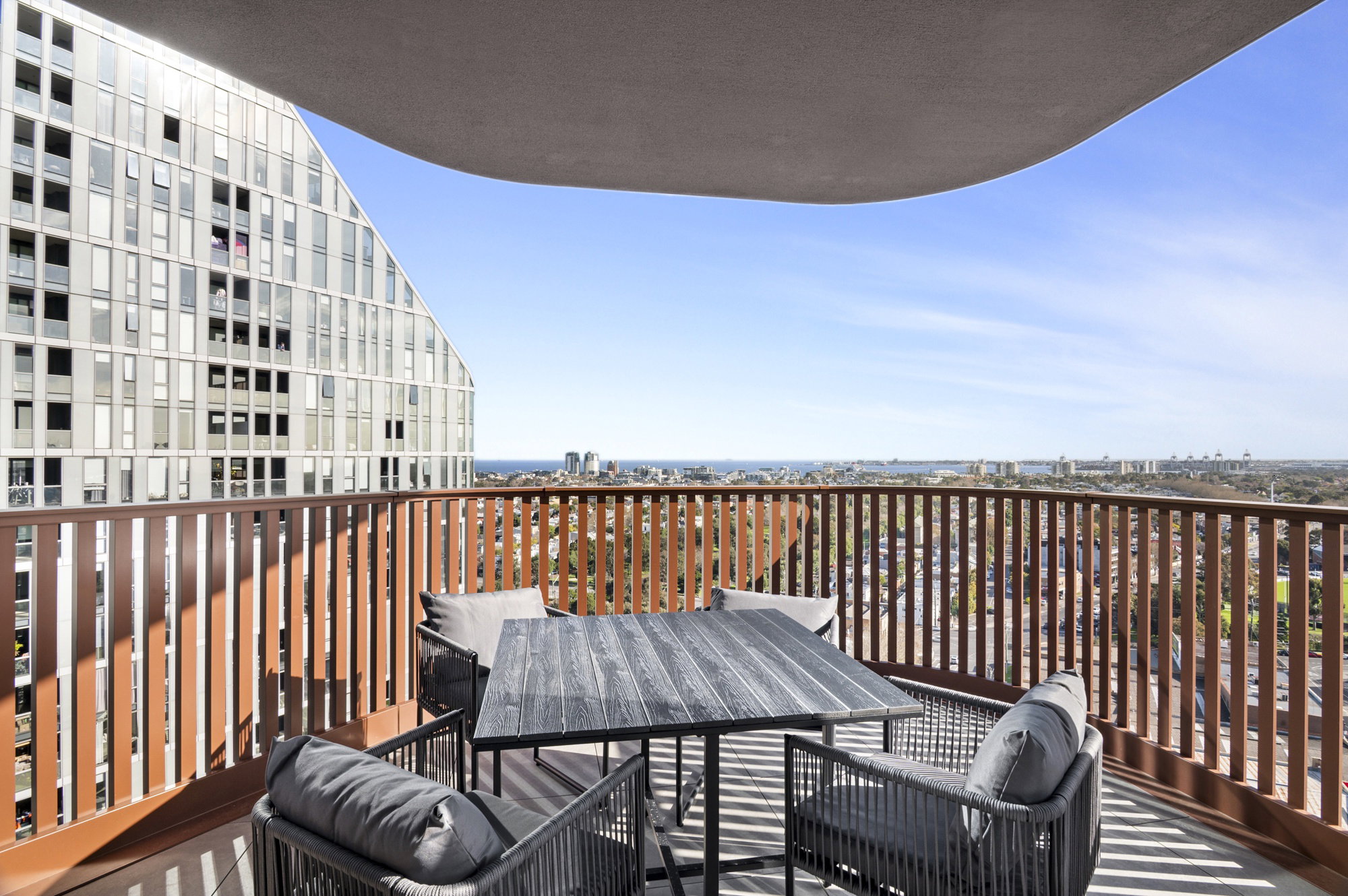 Furnished 3 Bedroom Apartment in South Melbourne