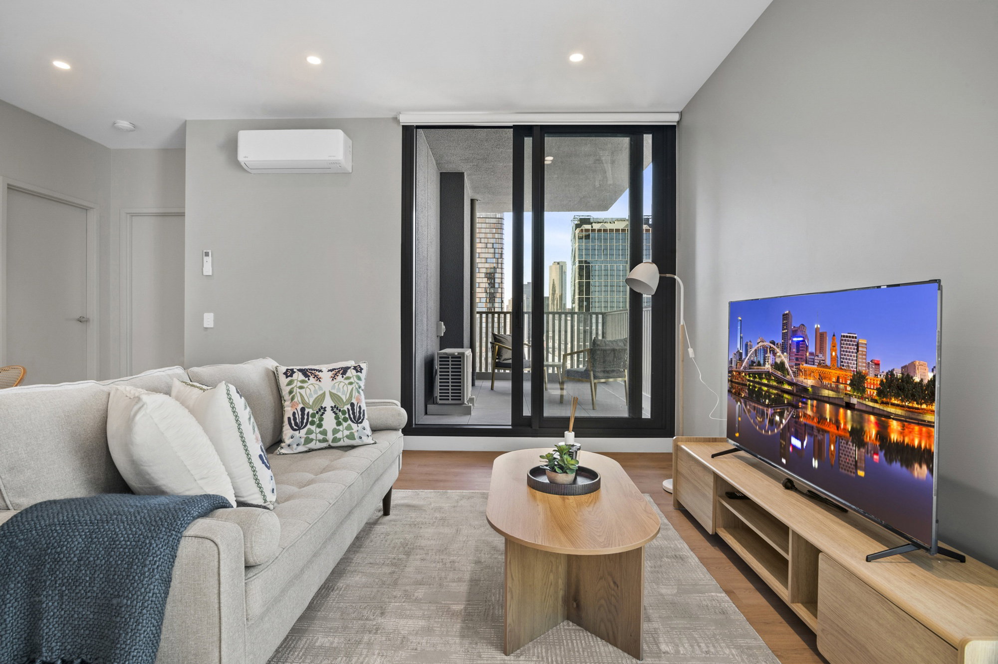 Furnished 2 Bedroom Apartment in South Melbourne