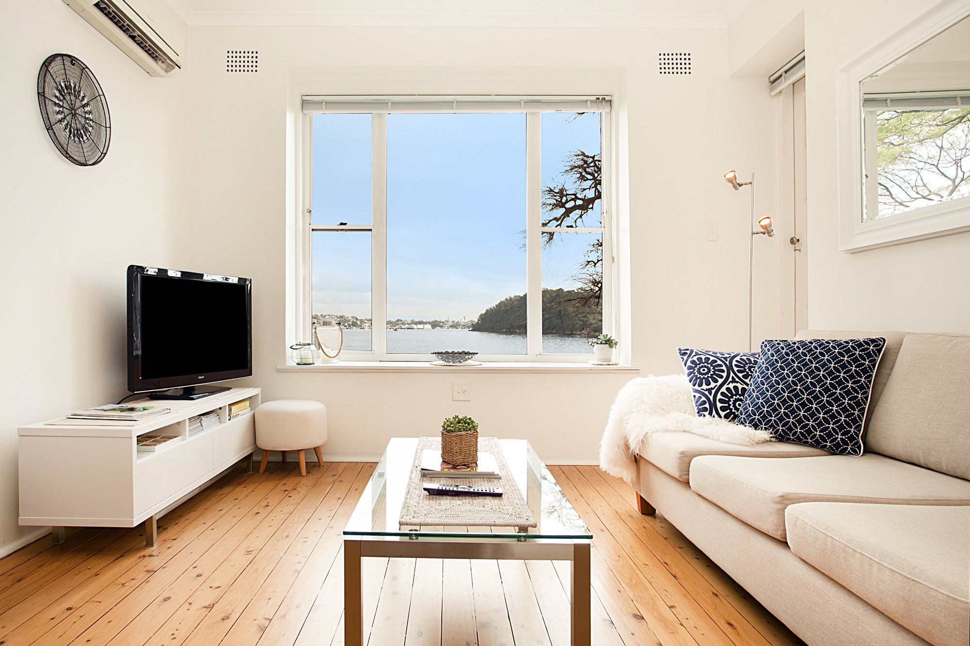 Furnished 1 Bedroom Apartment in McMahons Point