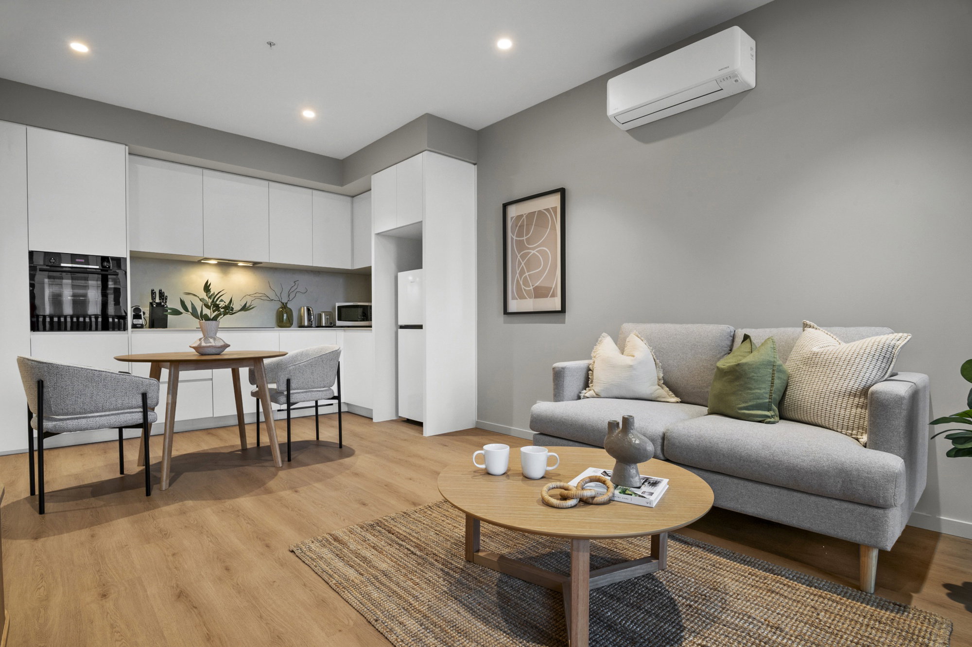 Furnished 1 Bedroom Apartment in South Melbourne