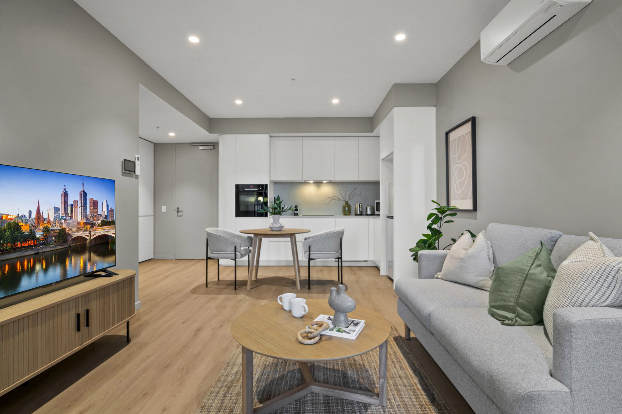 Furnished 1 Bedroom Apartment in South Melbourne