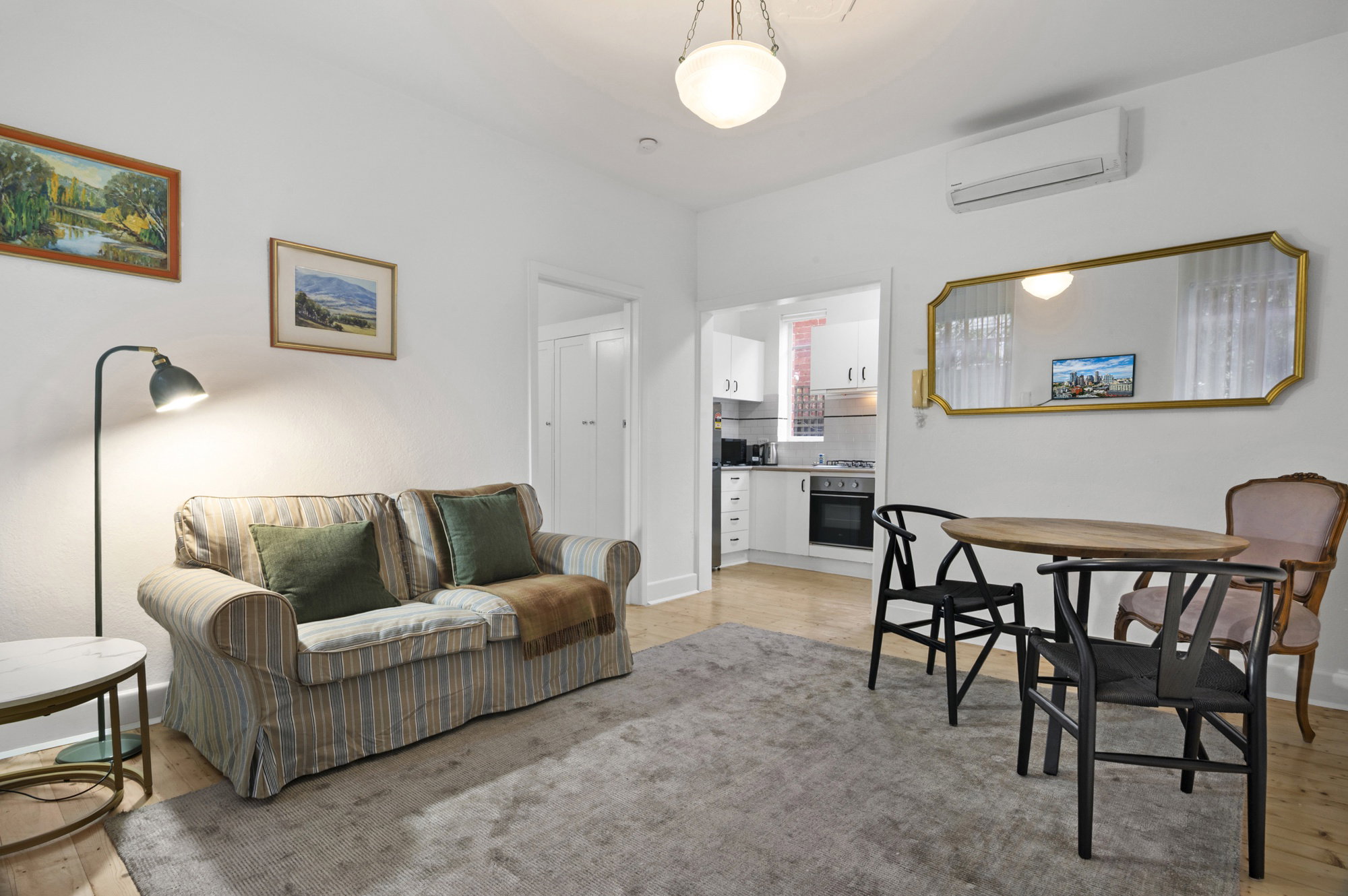 Furnished 1 Bedroom Apartment in St Kilda West
