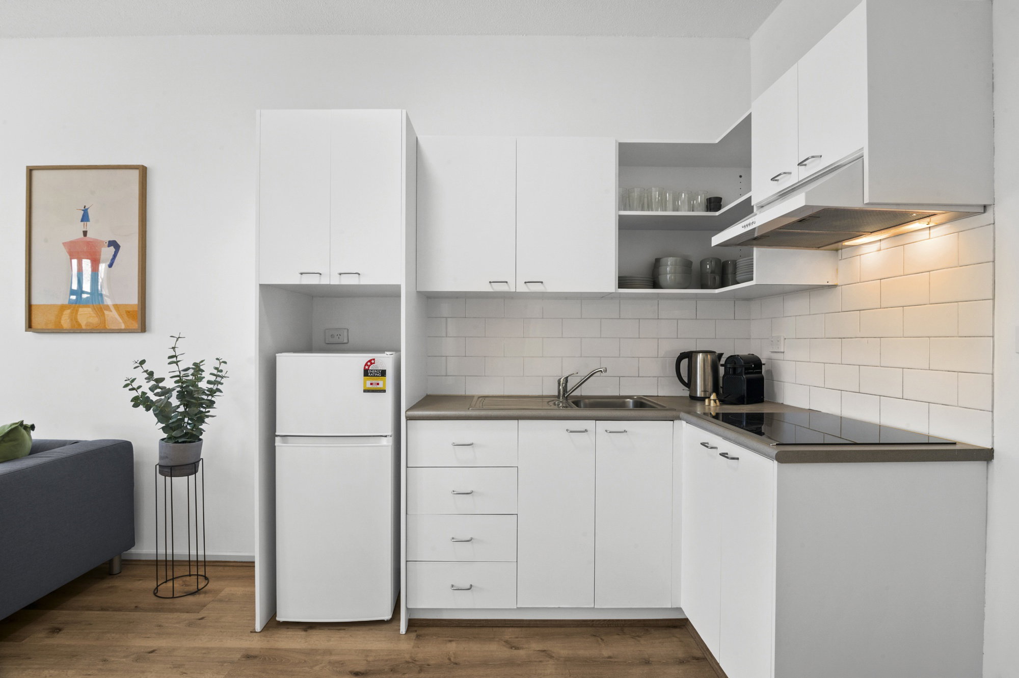 Furnished 2 Bedroom Apartment in Carlton