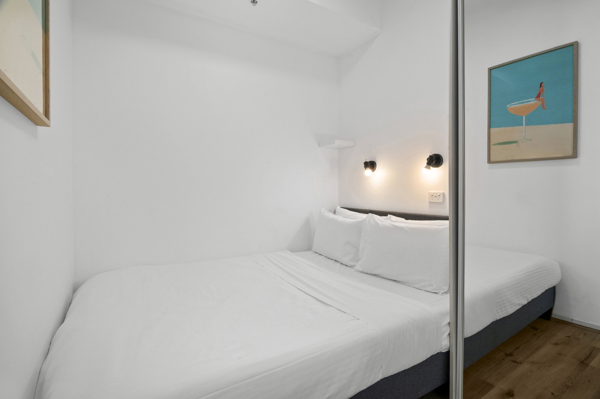 Furnished 2 Bedroom Apartment in Carlton