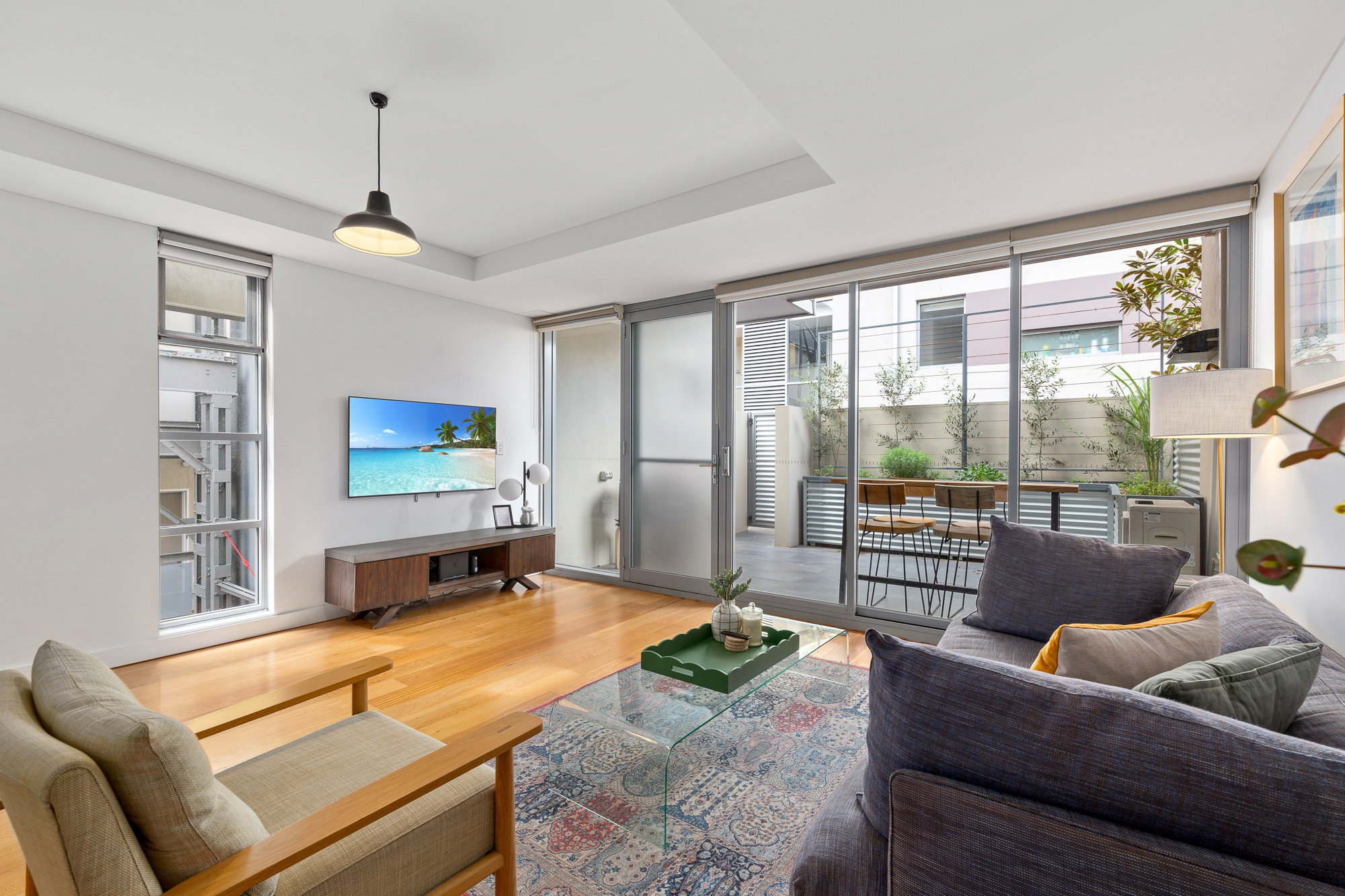 Furnished 2 Bedroom Apartment in Rosebery